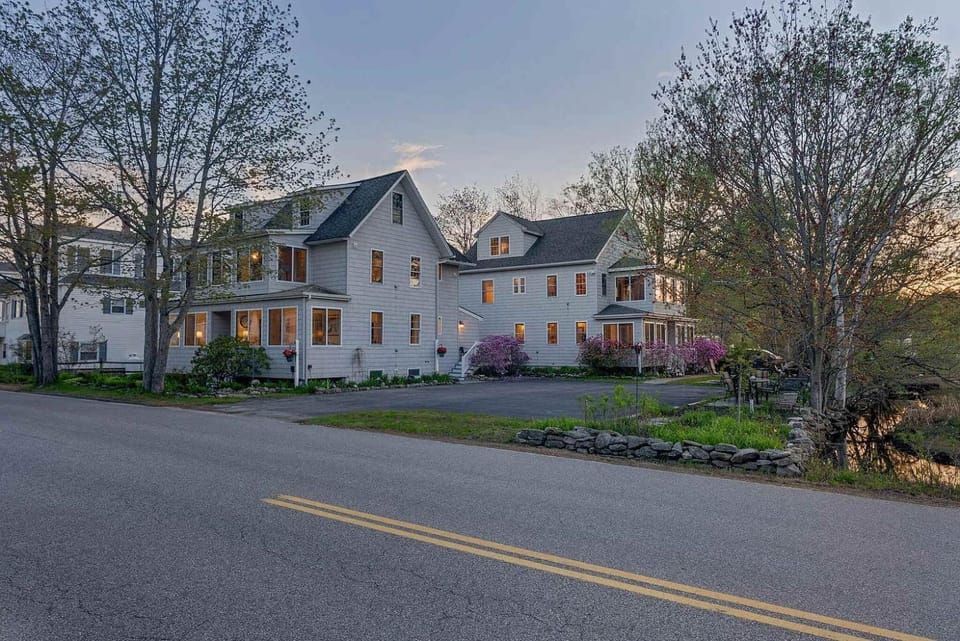 Private Coastal First Floor Residence in the Heart of Ocean Park Maine with Nearby Beach Access Apartment in Ocean Park