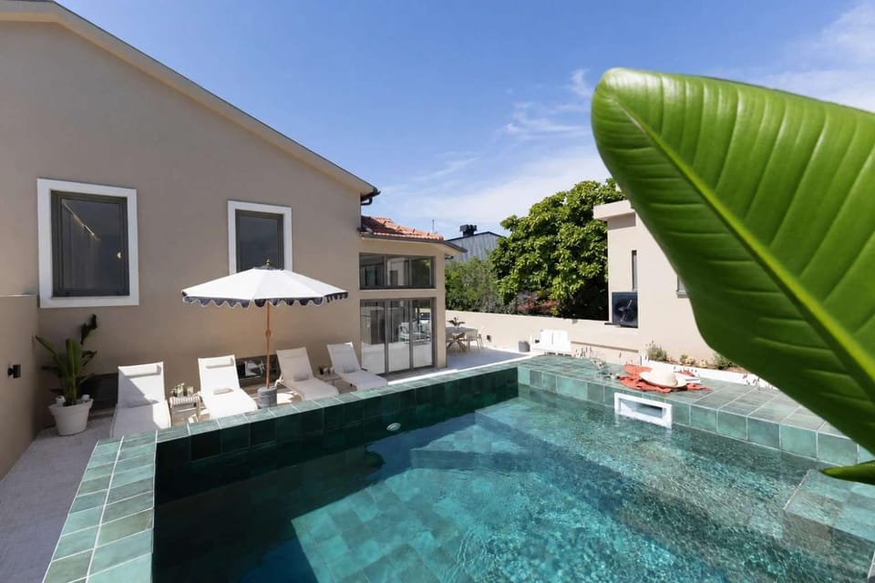 Property building, Patio, Garden, Pool view, Swimming pool, sunbed
