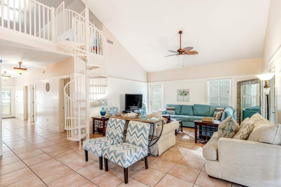 Crystal Beach Subdivision - Key Lime Pie House in Destin