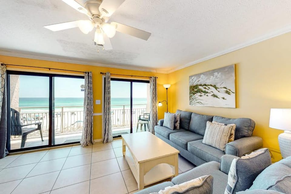 2nd Floor Condo Many Amenities Beach Access Beach Equipment Included House in Destin