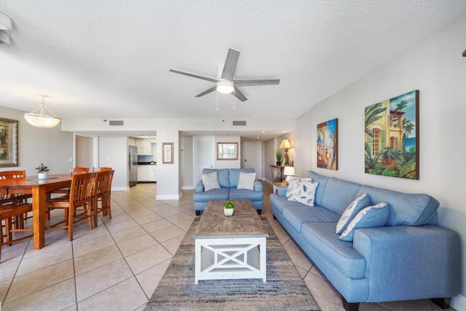 Renovated 5th-Floor Condo w Private Beach Balcony Shared Pool Clubhouse & Tennis House in Destin