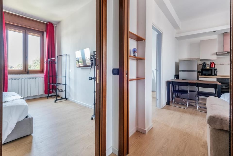 Malpensa 10min&taxi service LAKE15min-FREEcarpark Apartment in Lombardy