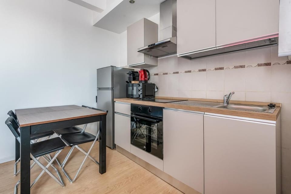 Malpensa 10min&taxi service LAKE15min-FREEcarpark Apartment in Lombardy