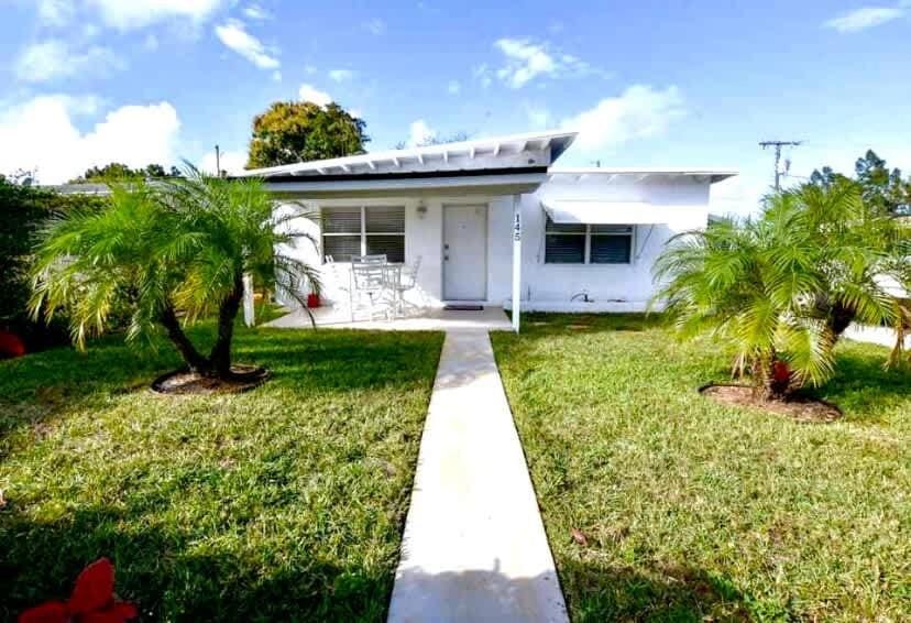 Coastal Retreat Renovated Beach Home In Paradise House in Boynton Beach