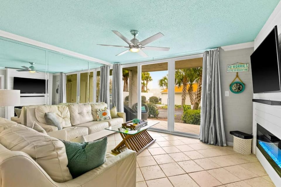 Frisky Flamingo House in Destin