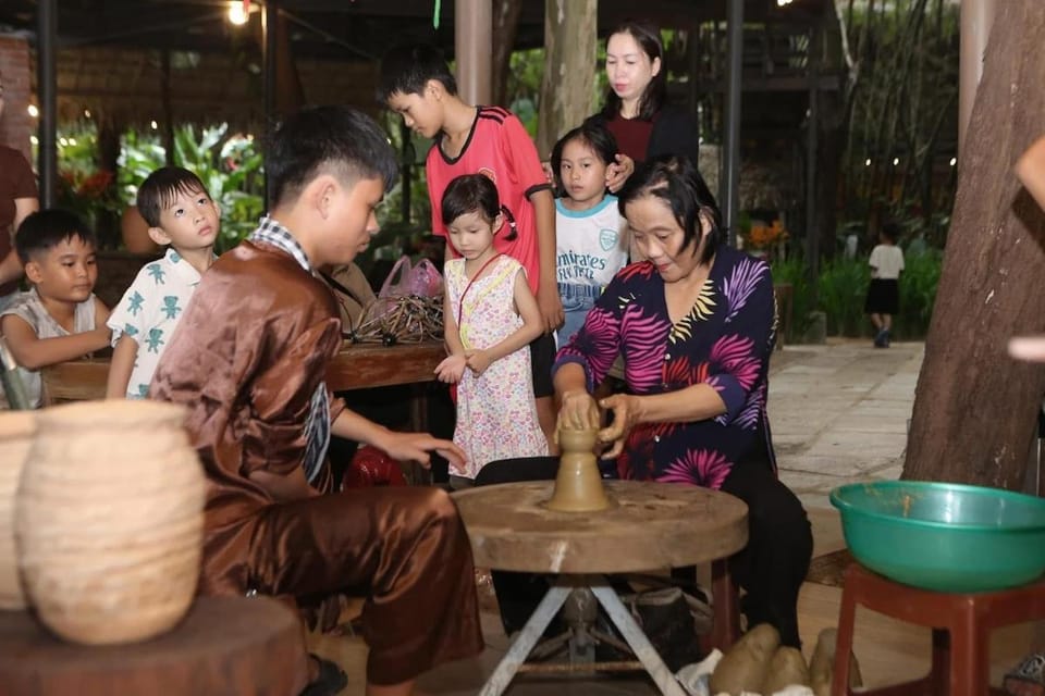 Riverside Retreat with Pool, 10 min to Old Town Apartment in Hoi An