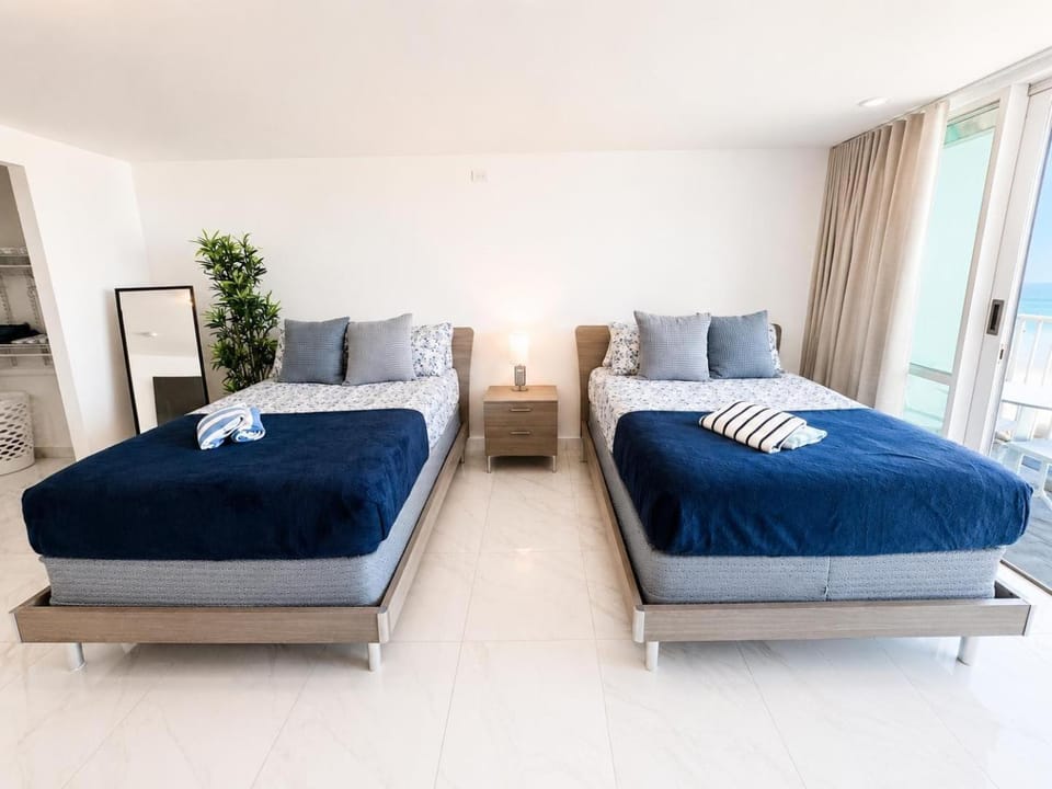 Cool beachfront apartment in Isla Verde with great ocean view Apartment in Carolina