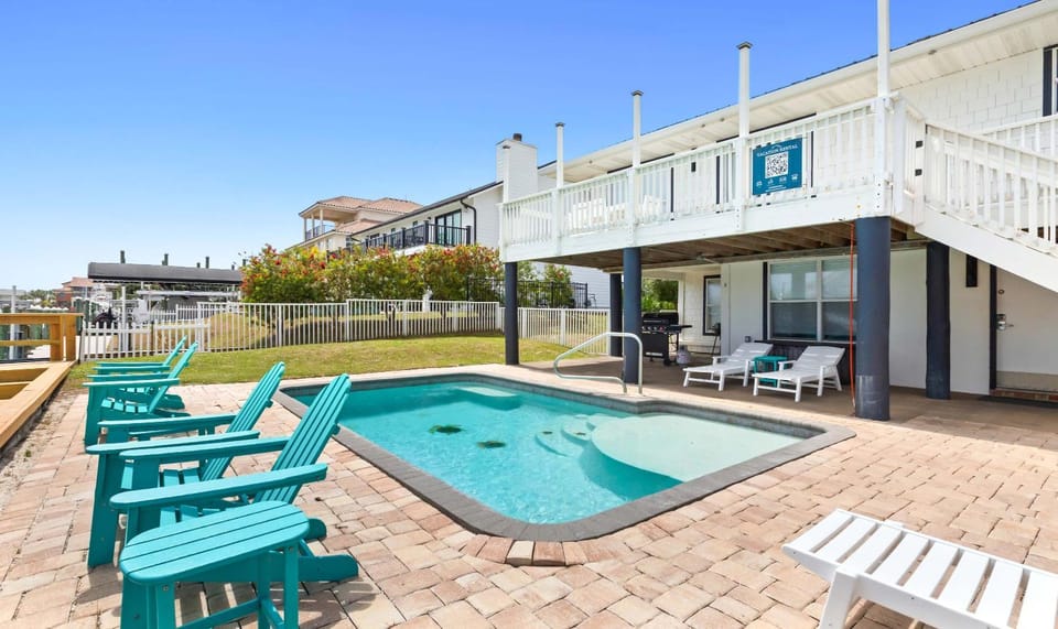 Canal-front home with pool 40' boat slip gated beach access - 1 block to sand House in Destin