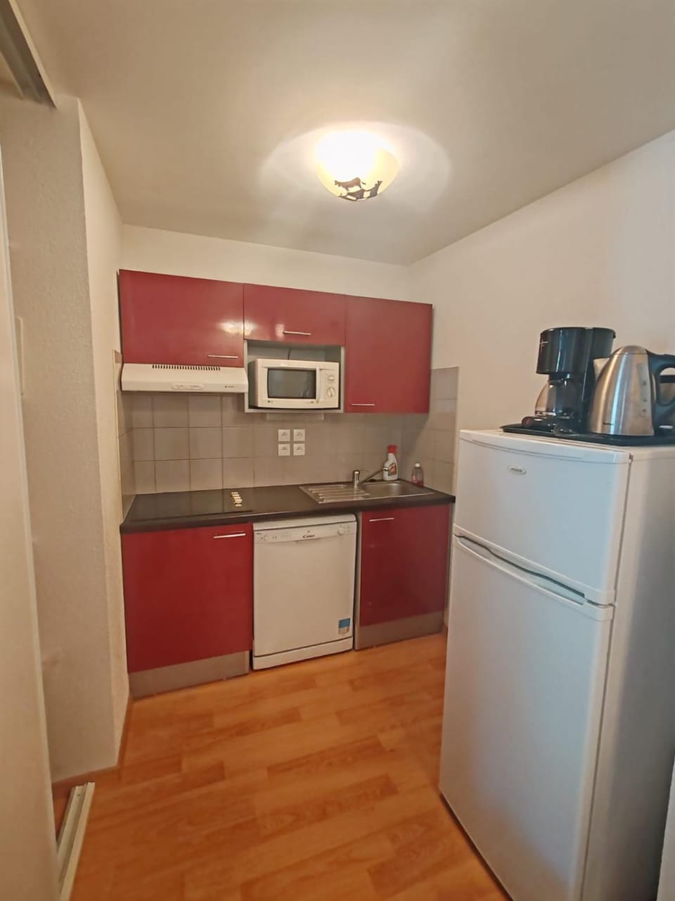 dishwasher, stove, toaster