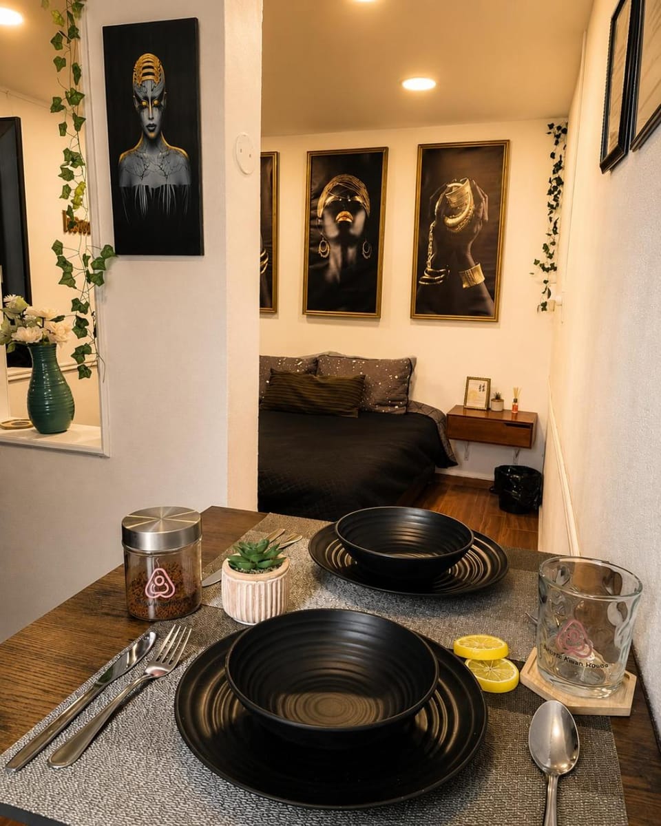 Kitchen or kitchenette, Decorative detail