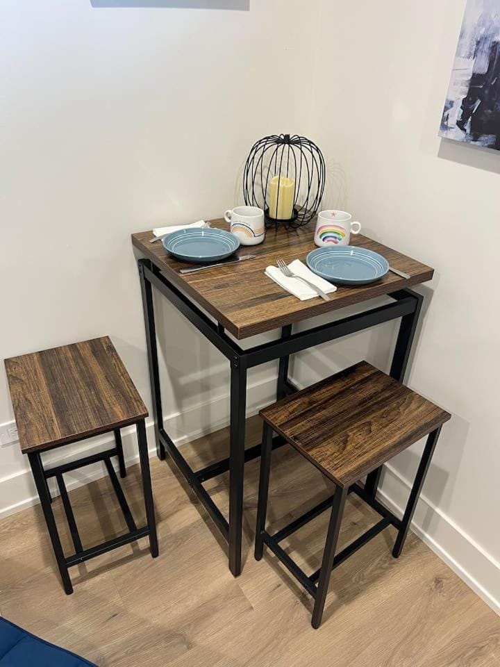 Stylish 2BR Near Hyde Park, UChicago & Lake Apartment in Chicago