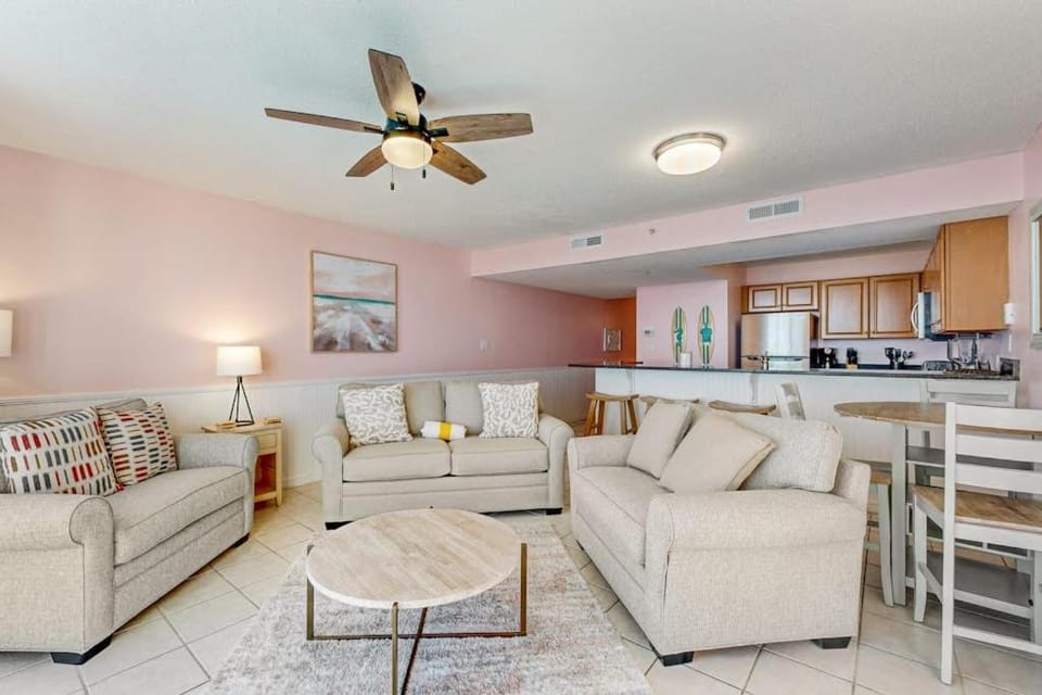 Enchanting Gulf-front condo with pool tennis hot tub sauna & awesome views House in Destin