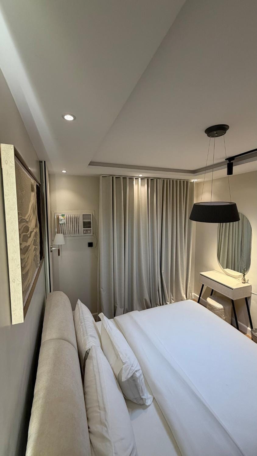 Bedroom, hair dresser