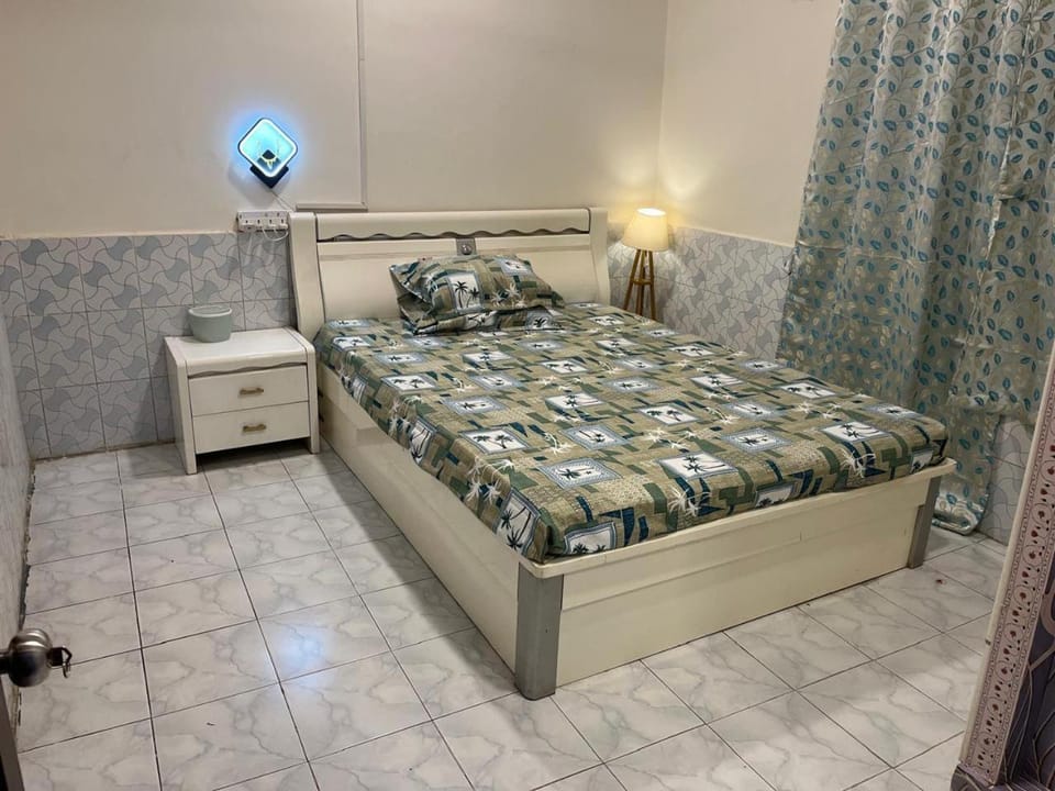 Bedroom, wardrobe, air conditioner