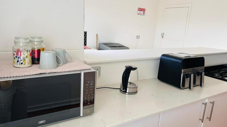 Coffee/tea facilities, Kitchen or kitchenette