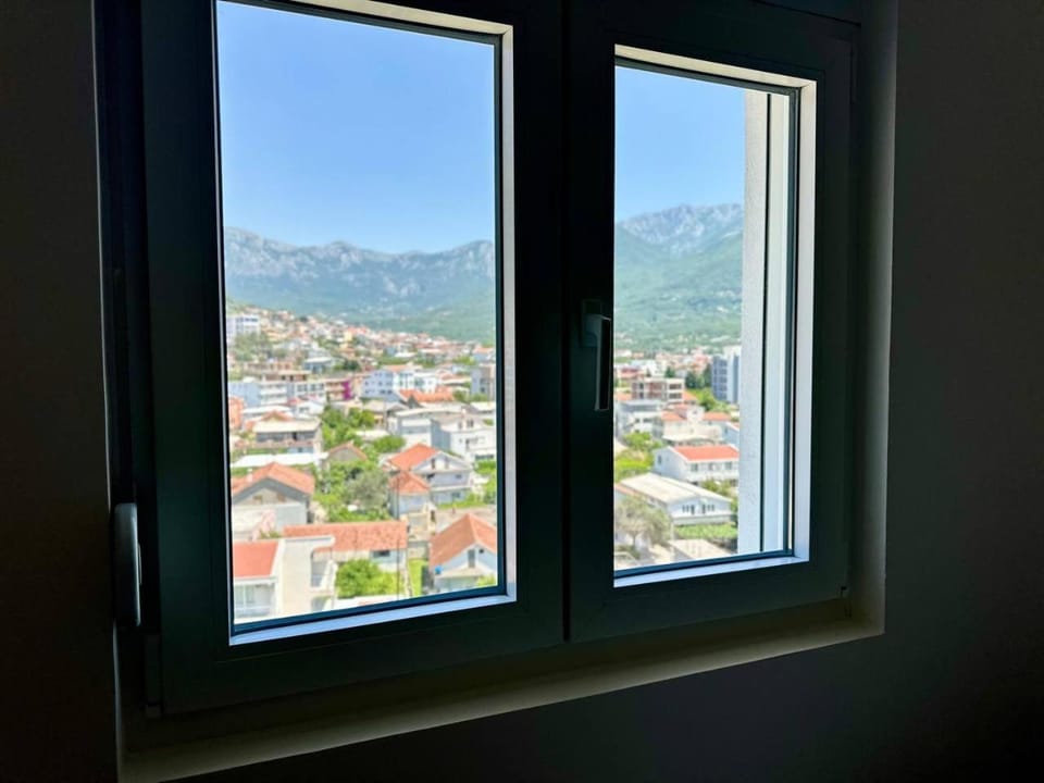 View (from property/room), Mountain view