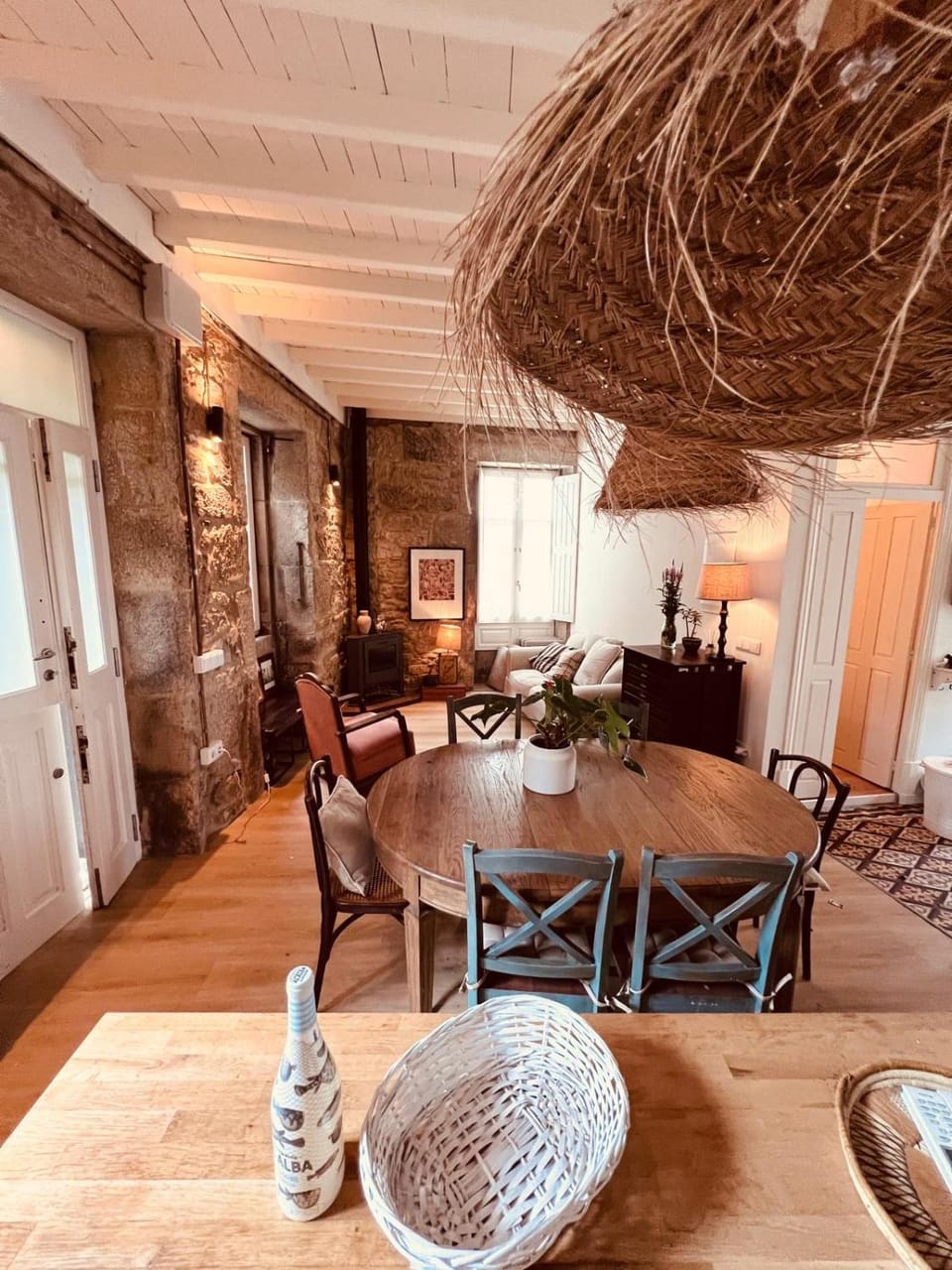 Kitchen or kitchenette, Living room
