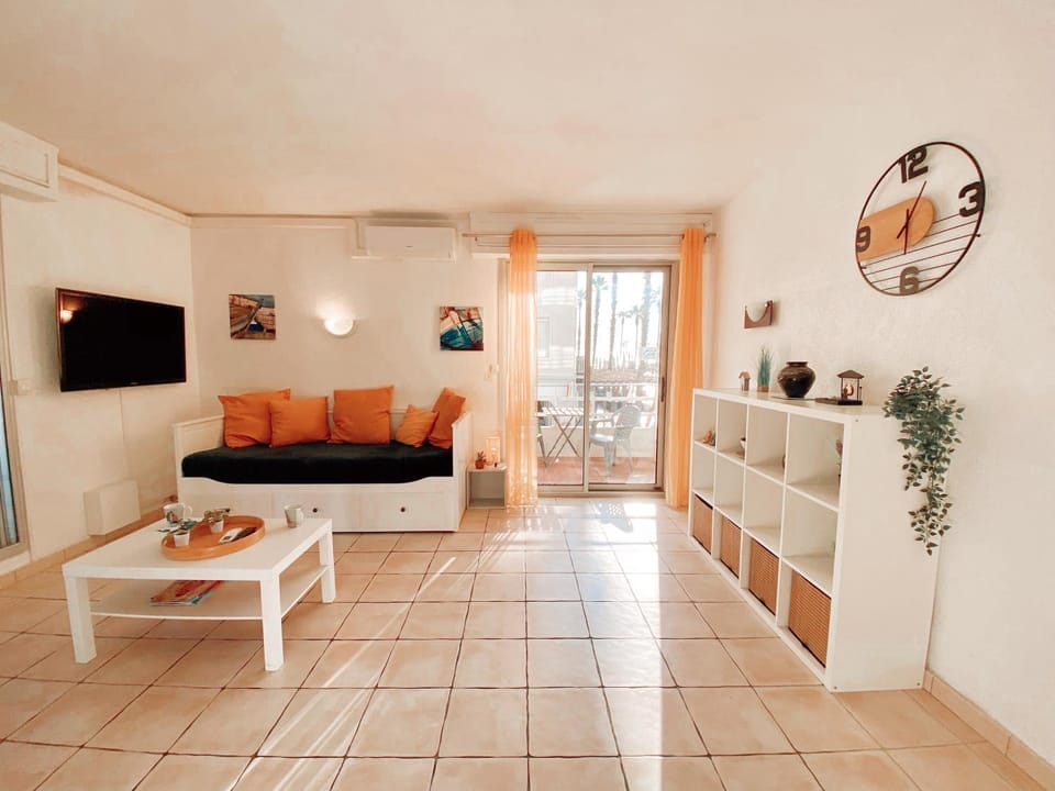 Balcony/Terrace, Living room, internet