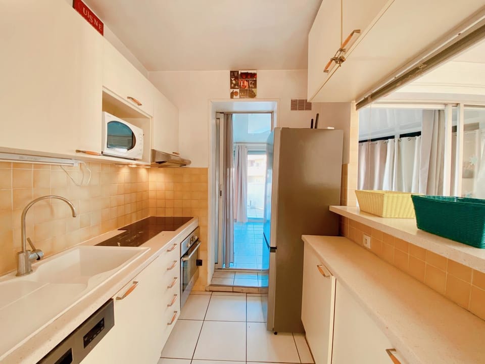 dishwasher, internet, oven, kitchen