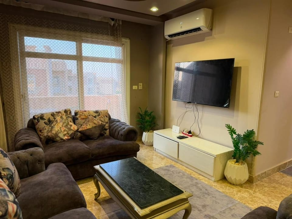 Luxury Garden View Retreat in B7 Madinaty Apartment in Cairo Governorate