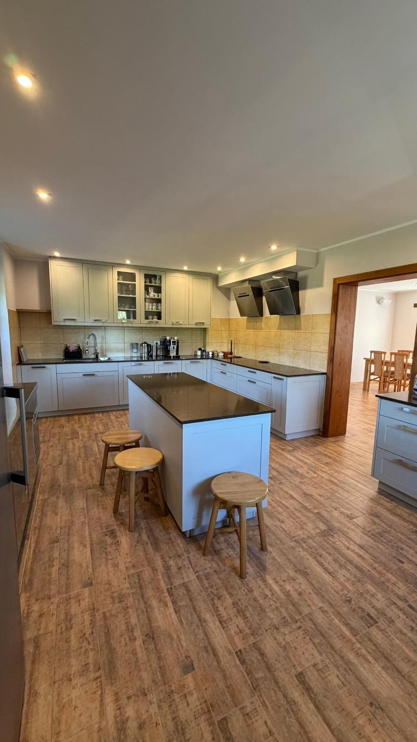 Communal kitchen, Internal: Not applicable to any particular room