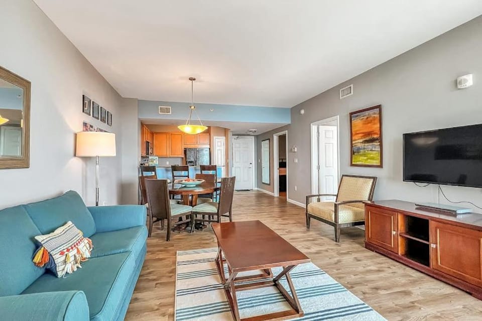 Comfortable Open unit Stunning Views Minutes to Entertainment House in Destin