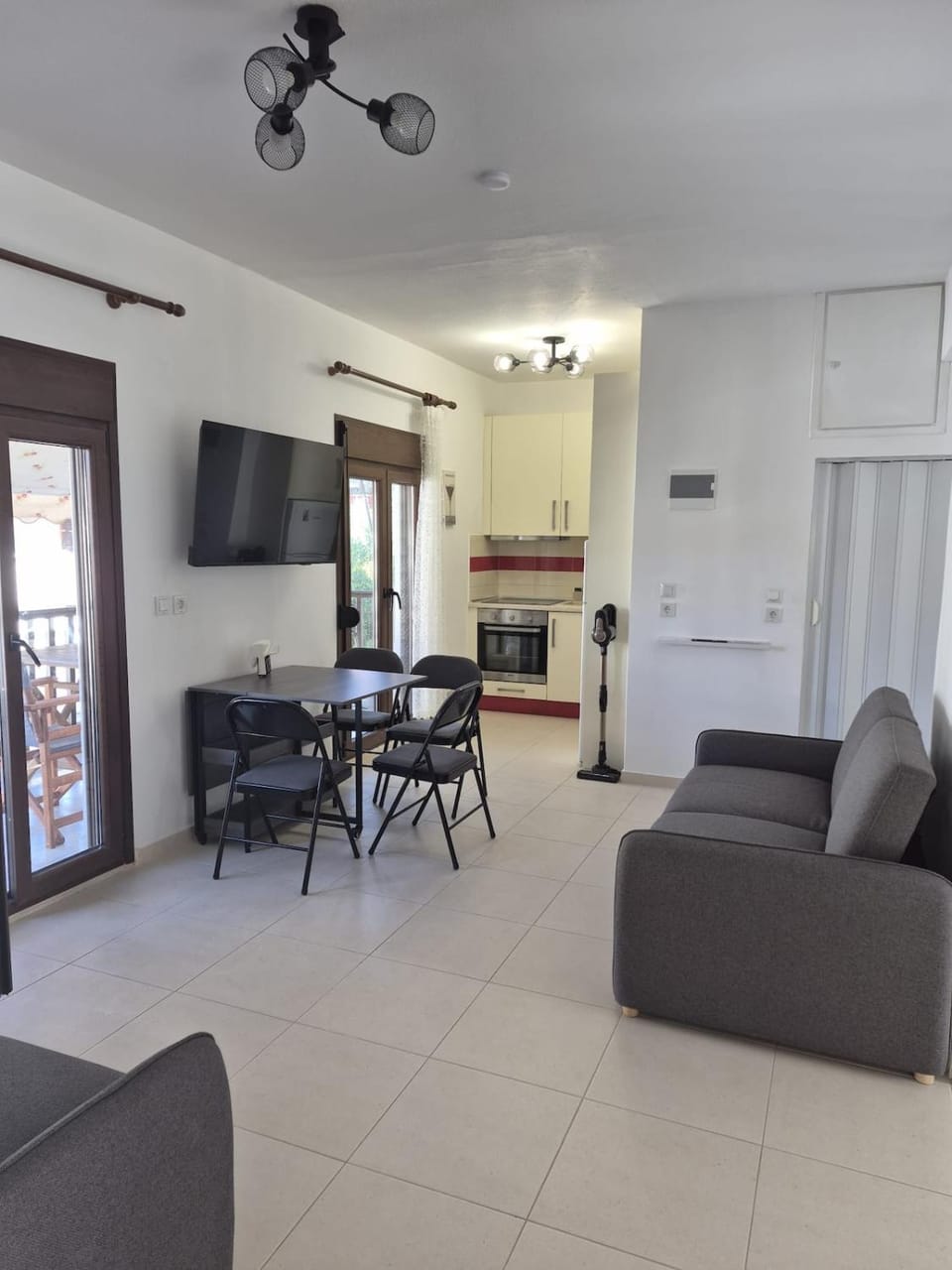 TV and multimedia, Living room, Dining area