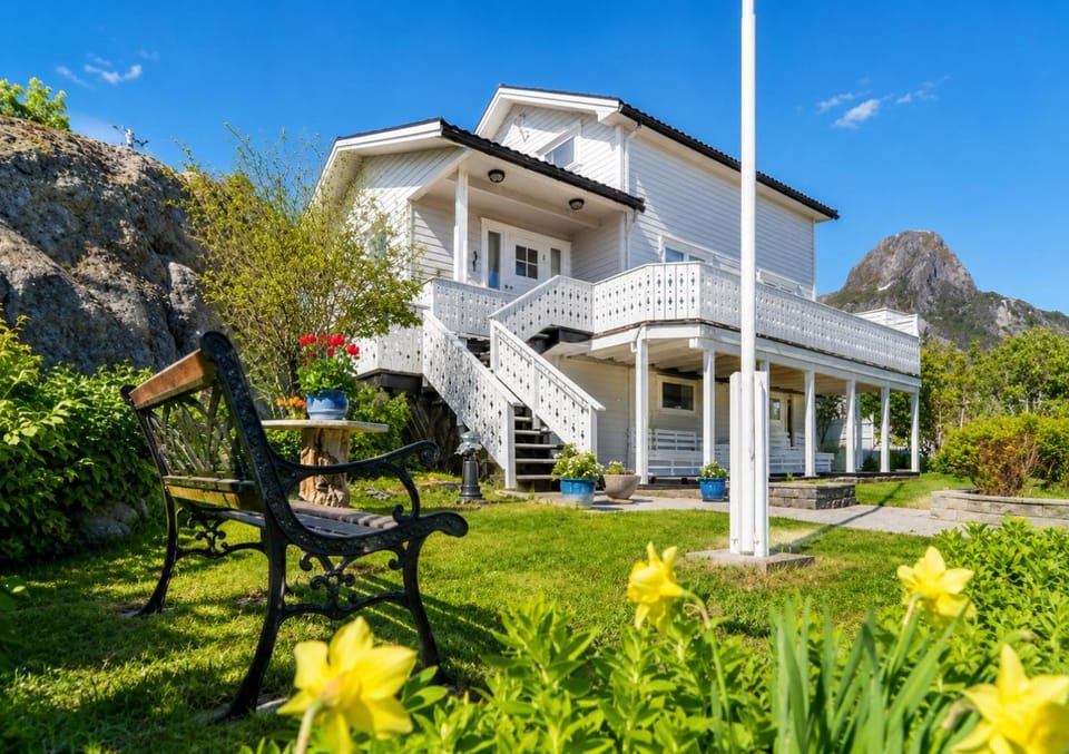 Reine Lofoten Retreat with Stunning Fjord Views House in Lofoten