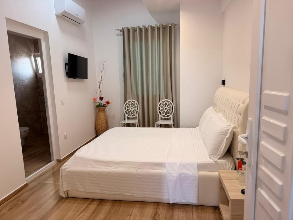 Guest House NINO Bed and Breakfast in Vlorë