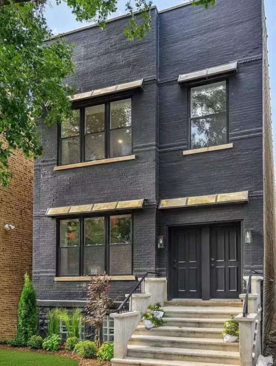 Modern Zen Retreat mins from Downtown Apartment in Chicago