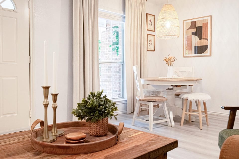 Living room, Dining area