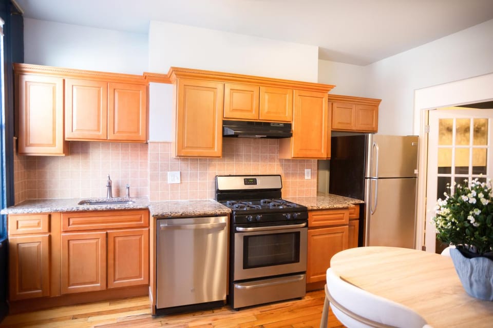 Kitchen or kitchenette, dishwasher, oven, pet friendly, stove
