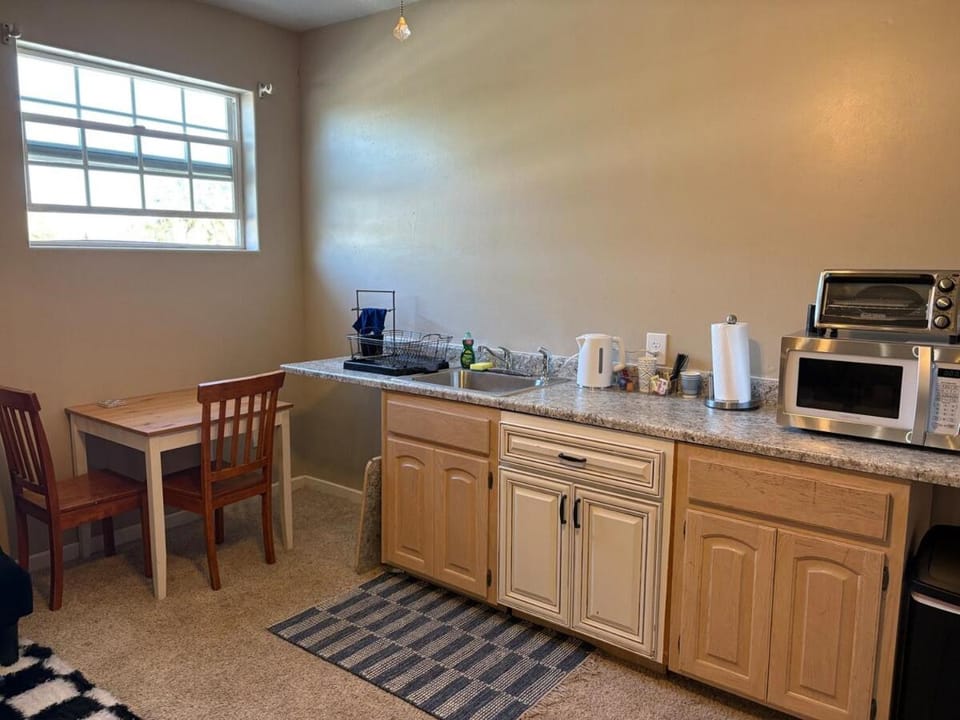 EmERALD loft studio SWiMMiNG pool kitchen DwNTwN Apartment in Phoenix