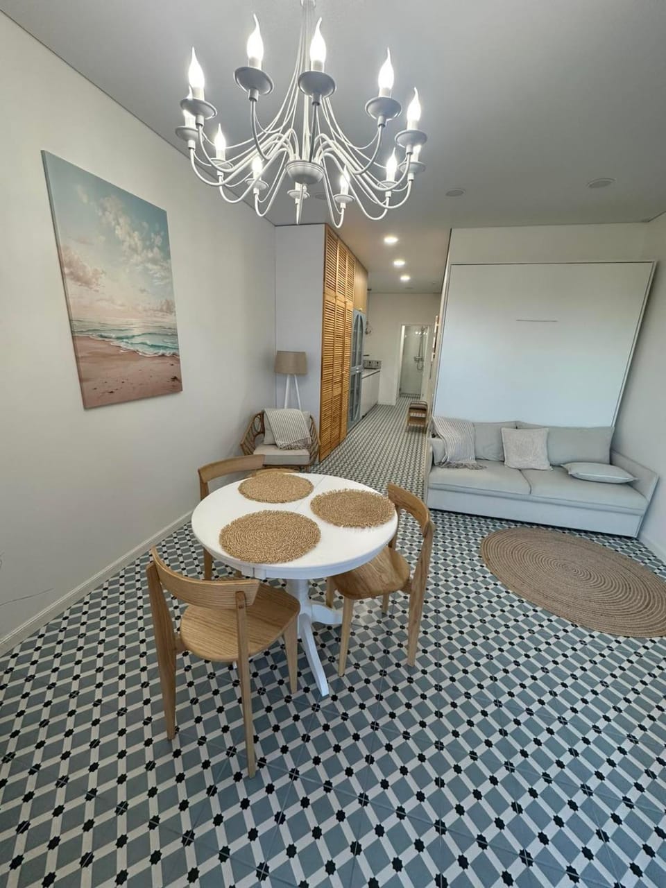 Photo of the whole room, Dining area
