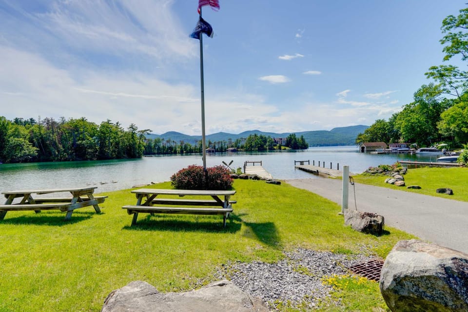 Walk to the Water! Lake George Family Getaway House in Lake George