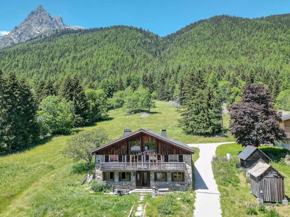 Comfortable, spacious and bright property in Vallorcine Apartment in Chamonix