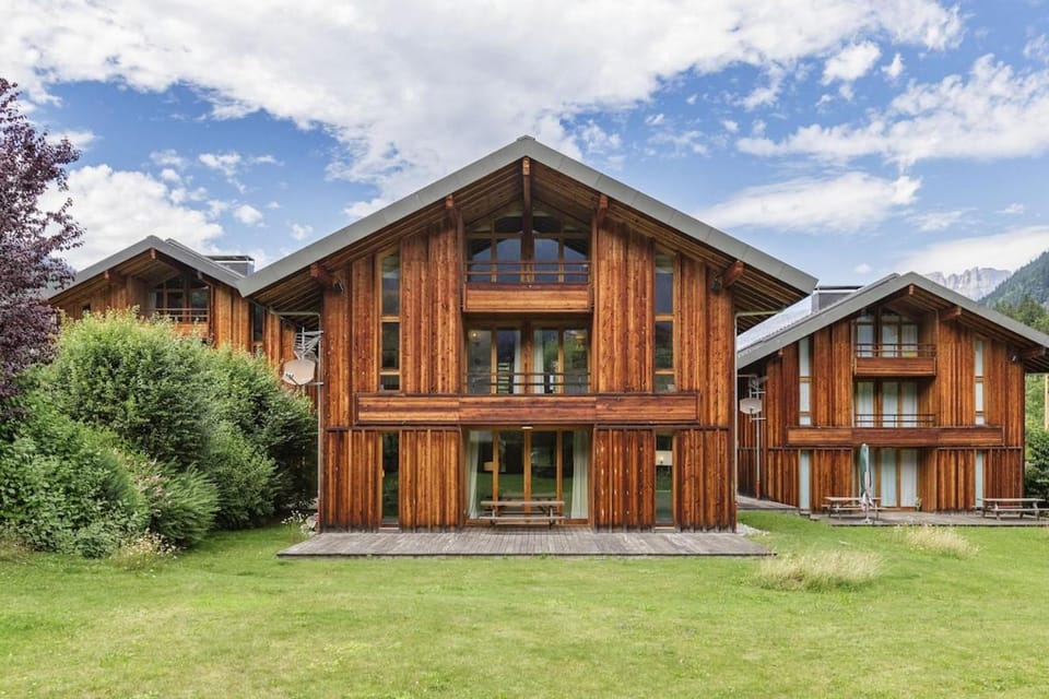 Property with peaceful surroundings in Les Houches Apartment in Les Houches