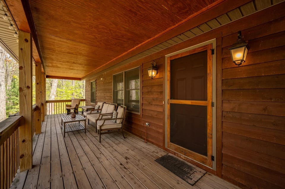 Hidden Haven by Railey Vacations House in Deep Creek Lake