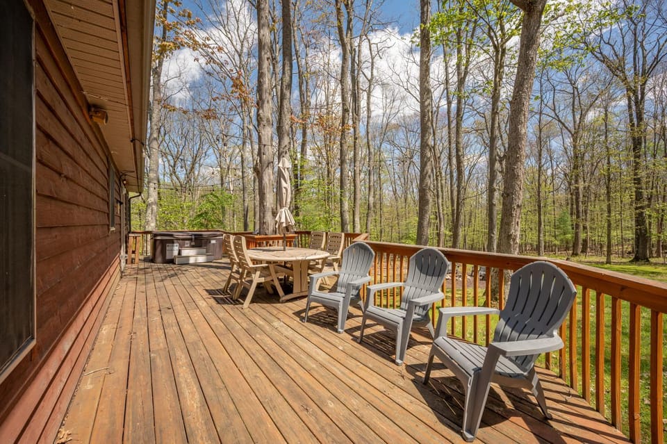 Hidden Haven by Railey Vacations House in Deep Creek Lake