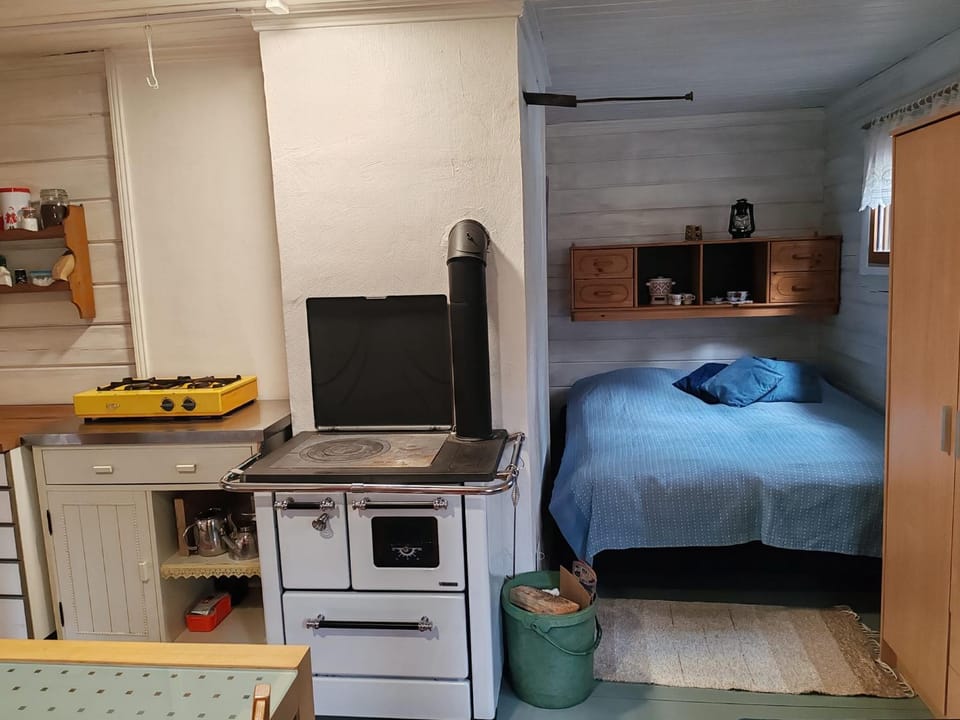 Bed, Bedroom, oven, stove