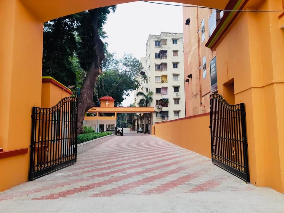 Azure Courtyard - vibrant and cozy vibe Apartment in Kolkata