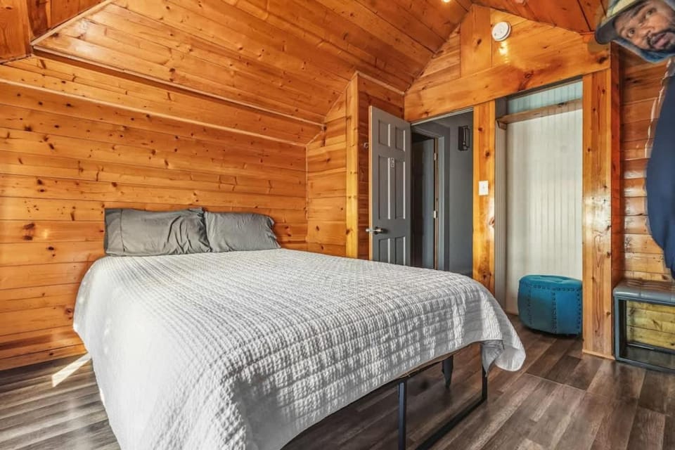 Group HQ 9BR Near Falls Casino & Attractions House in Niagara Falls