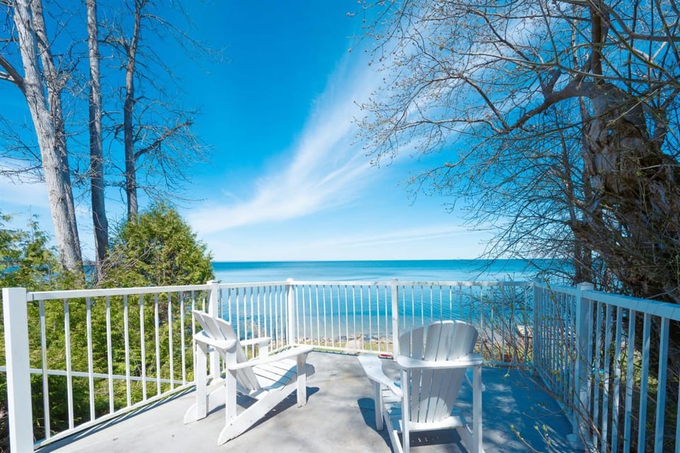 146 Peaceful 3BR Lakeside Retreat for Families Country House in Georgina