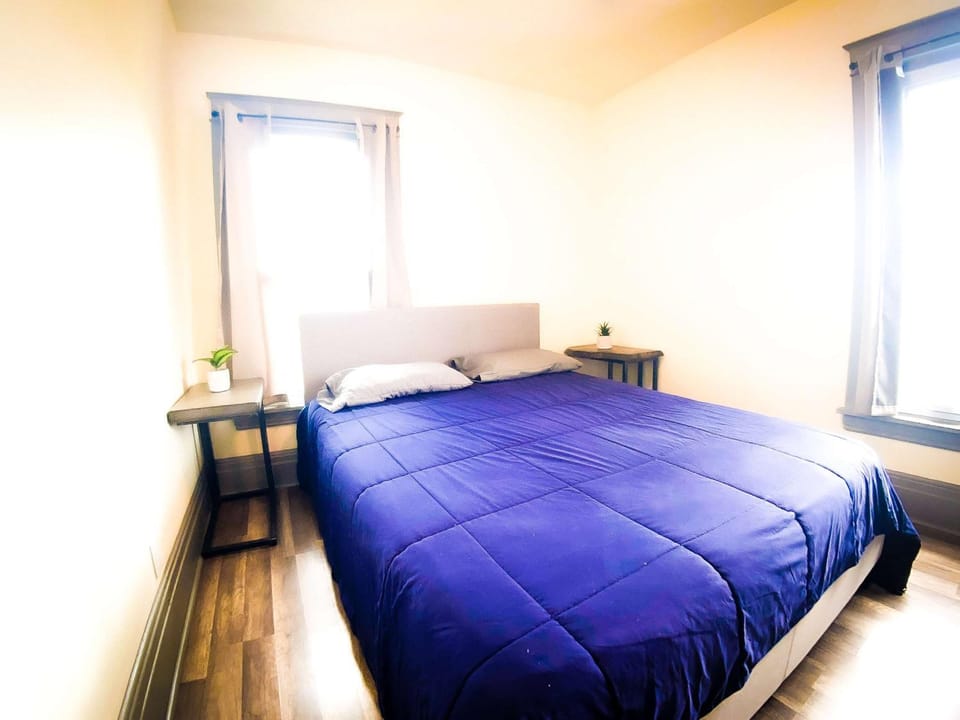 6BR Retreat Great for Reunions and Getaways House in Niagara Falls
