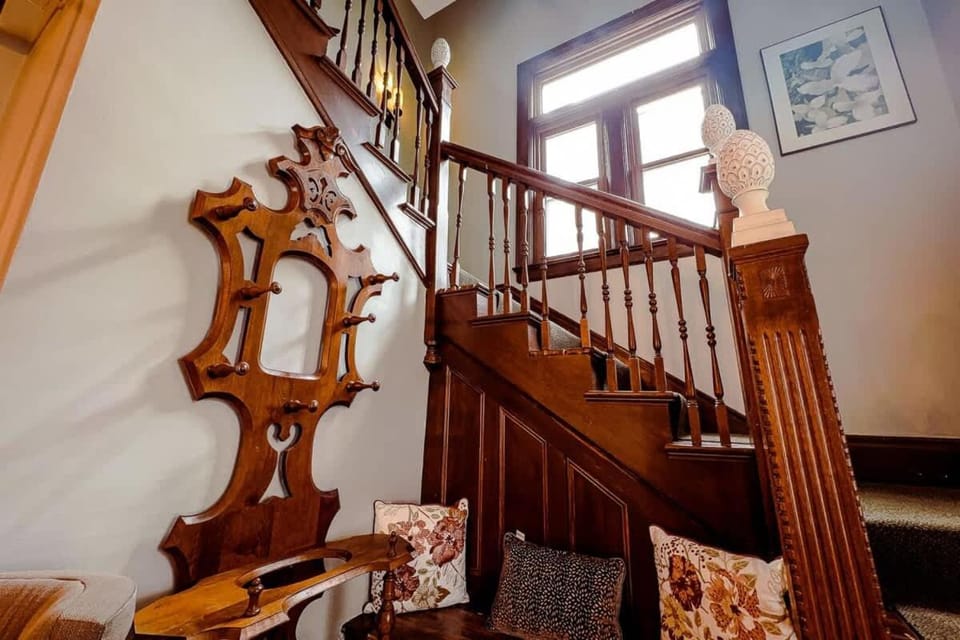 Perfect for Reunions-9BR Niagara Getaway House in Niagara Falls