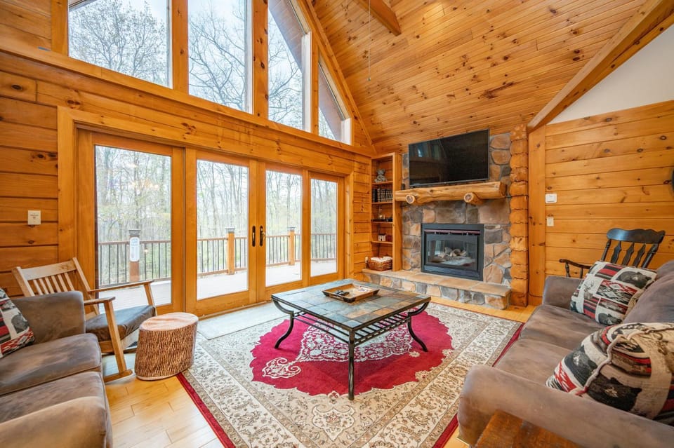Rock Lodge Cabin by Railey Vacations Cabin in Deep Creek Lake