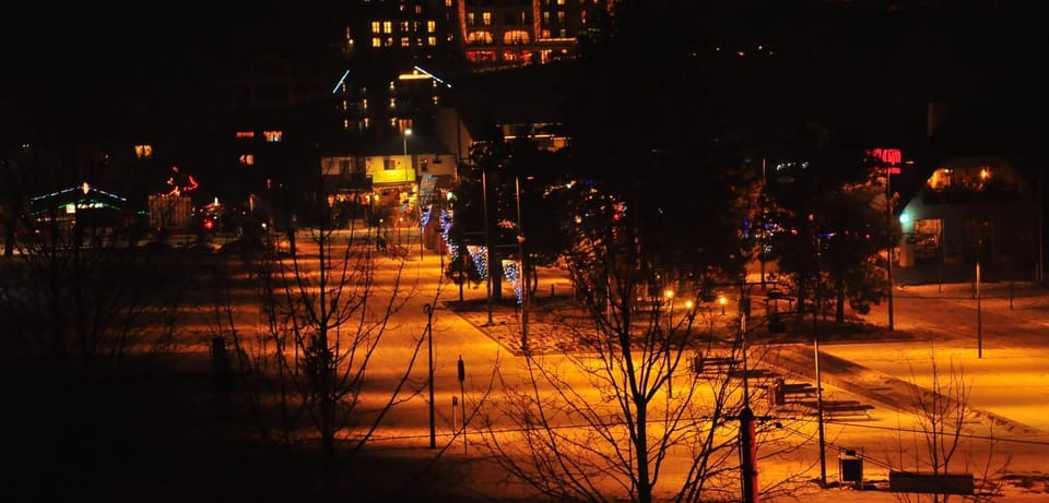 Nearby landmark, Neighbourhood