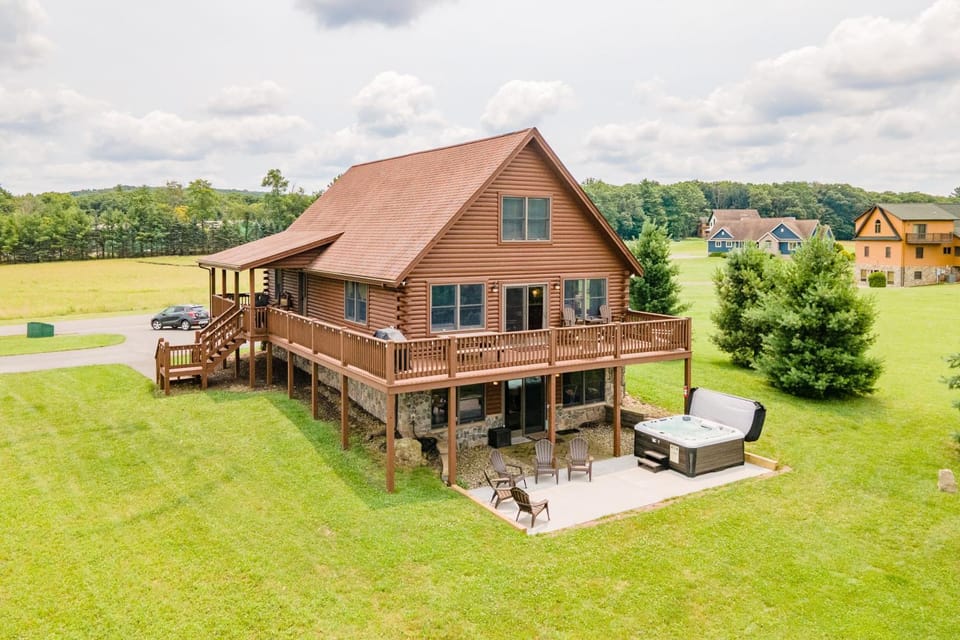 The Lake And Links by Railey Vacations House in Deep Creek Lake