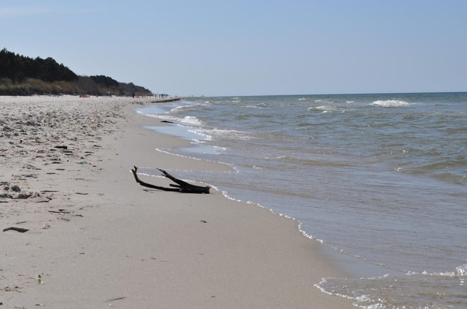 Property building, Nearby landmark, Neighbourhood, Natural landscape, Beach