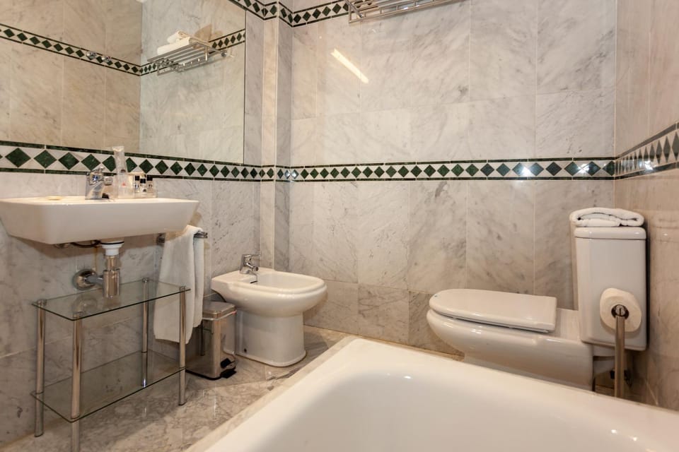 Bathroom, Bath, bidet